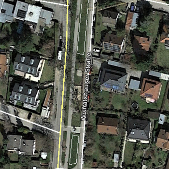 Wiesenstreifen entlang der Straße